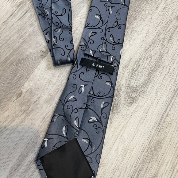 ALFANI Men’s 100% Silk Pattern Dress Tie Blue Gray - Picture 5 of 5